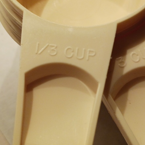 Tupperware Pale Yellow Measuring Cups - Vintage, EUC - Picture 8 of 8